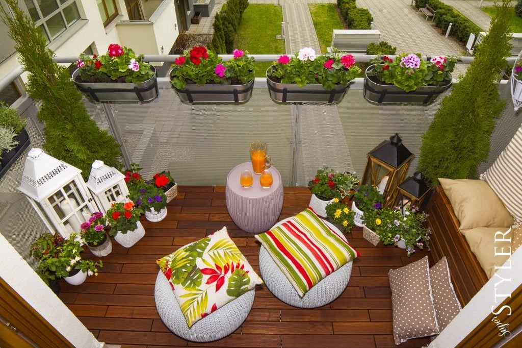 Jak Urządzić Balkon Kwiaty Na Balkon Doniczki Superstyler